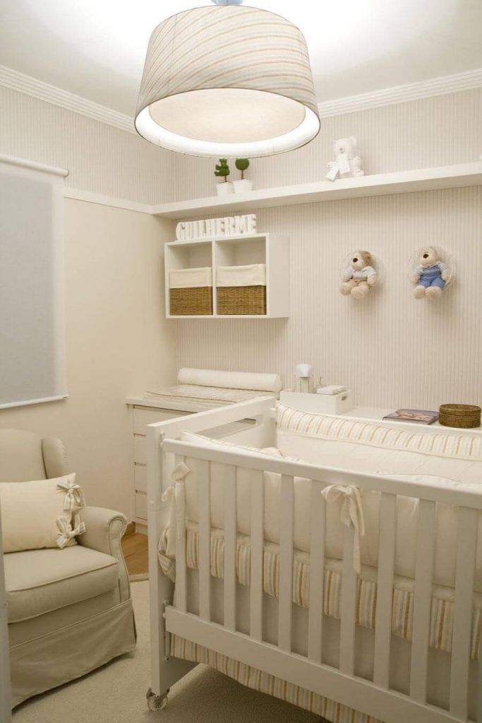 Decoração quarto de bebê pequeno branco