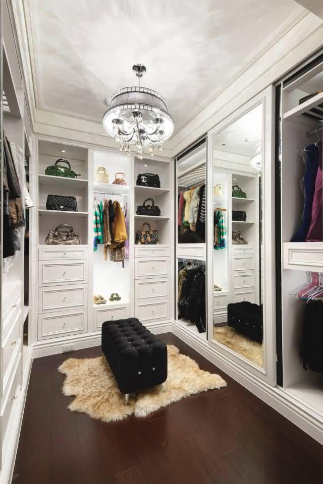 Closet com espelho