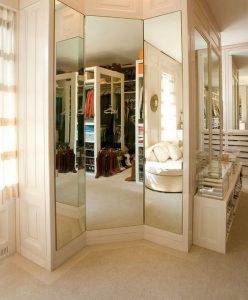 Closet com espelho